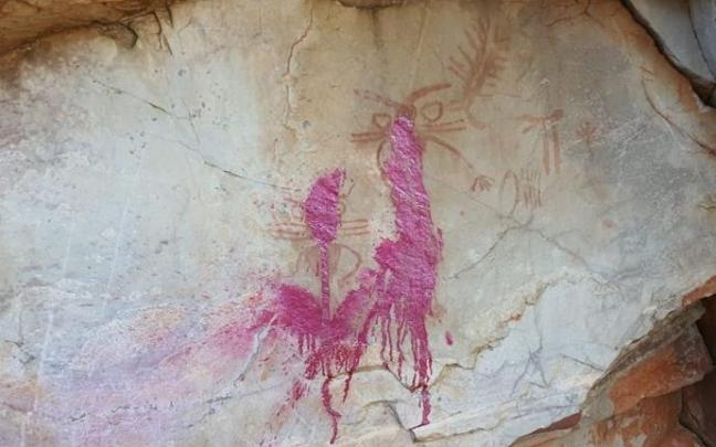 Así han quedado las pinturas rupestres tras el ataque.