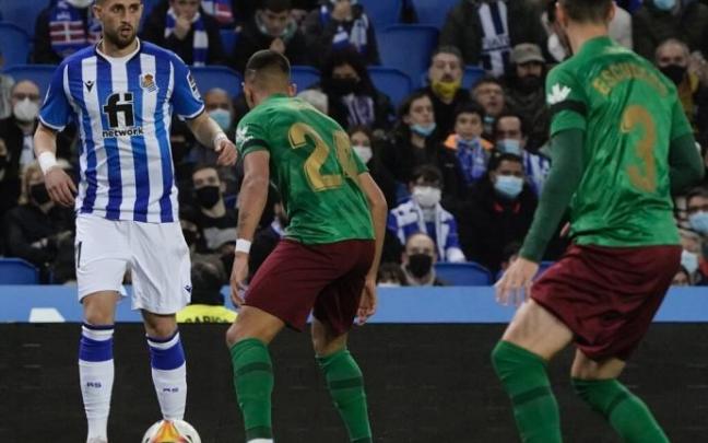 Adnan Januzaj, en un momento del duelo del domingo ante el Granada Adnan Januzaj, en un momento del duelo del domingo ante el Granada