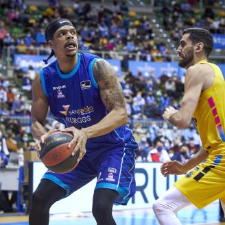 Jarell Eddie, en acción contra el Tenerife.