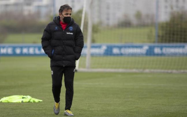 Javi Calleja en un entrenamiento del Alavés.