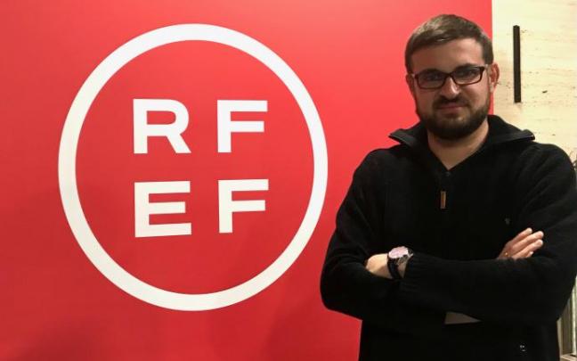 Javier Domínguez, redactor jefe de la Redacción Multimedia de la Federación Española de Fútbol. Javier Domínguez, redactor jefe de la Redacción Multimedia de la Federación Española de Fútbol.