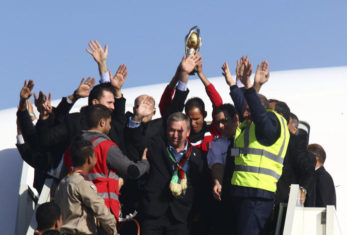 Javier Clemente, en su llegada a Trípoli tras conquistar en 2014 el Campeonato Africano de Naciones.