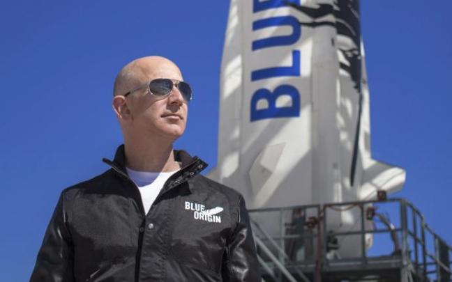 Jeff Bezos viajará al espacio en el primer vuelo de Blue Origin. Jeff Bezos viajará al espacio en el primer vuelo de Blue Origin.