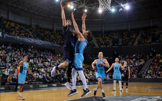 Jeff Withey, en el partido ante el Breogán.