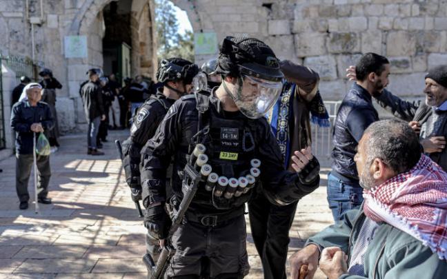 Los incidentes no solo tuvieron lugar enla Explanada sino también dentro de la propia mezquita de Al Aqsa