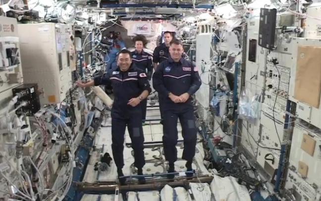 Los astronautas durante los JJOO espaciales. Los astronautas durante los JJOO espaciales.