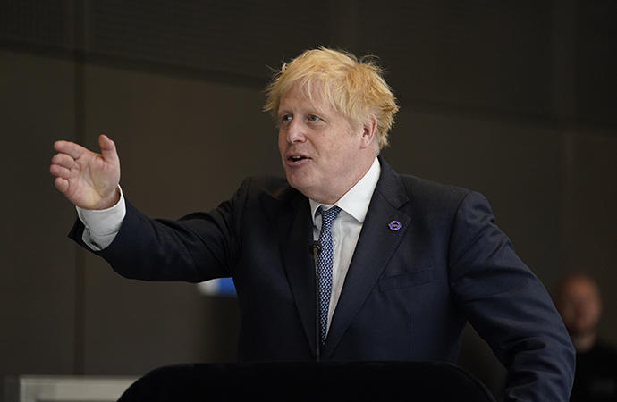 Boris Johnson amenaza con cambiar unilateralmente el protocolo norirlandés.