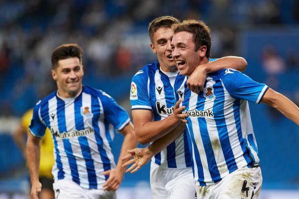 Olasagasti celebra el gol que le marcó esta temporada al Oviedo con el Sanse.