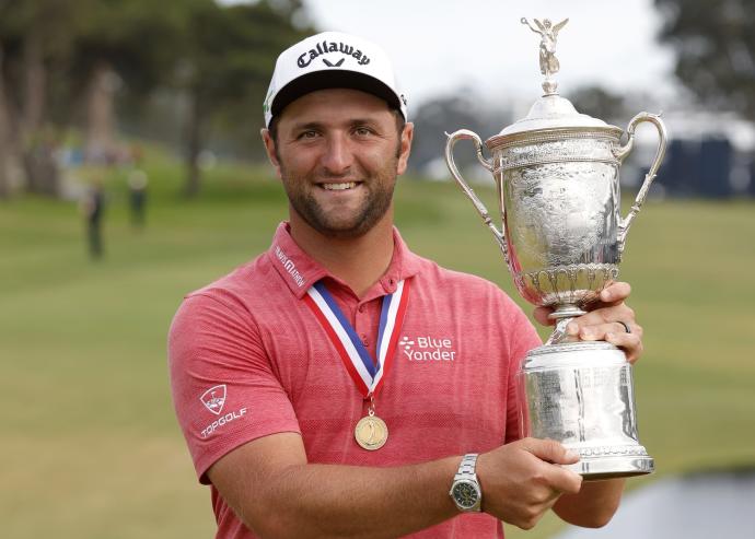 Jon Rahm con el trofeo del US Open.