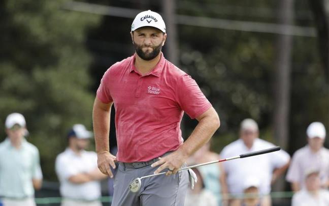 Jon Rahm, con gesto contrariado en un momento de su vuelta de ayer tras fallar un putt. Jon Rahm, con gesto contrariado en un momento de su vuelta de ayer tras fallar un putt.