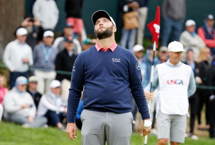 Rahm lamenta un mal golpe en la última jornada del US Open.