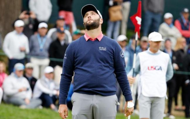 Rahm lamenta un mal golpe en la última jornada del US Open.