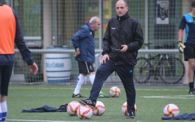 Jonathan Unanua, en un entrenamiento con el Burladés