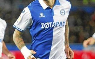 Joselu celebra uno de los dos tantos que le marcó al Levante. Foto: J.M. Joselu celebra uno de los dos tantos que le marcó al Levante. Foto: J.M.
