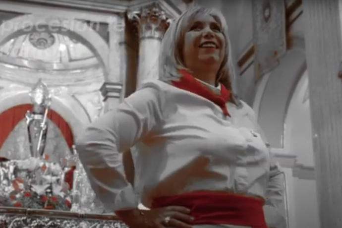Un instante del videoclip