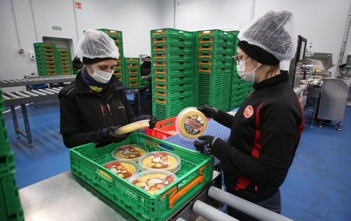 Trabajadoras en una empresa agroalimentaria de Navarra.