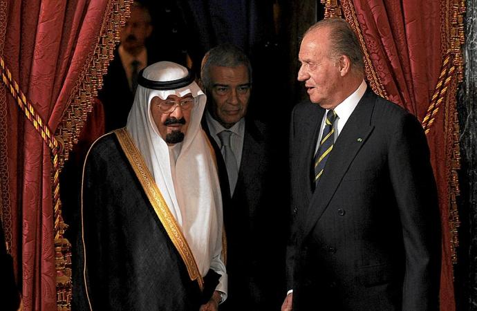 Juan Carlos I, junto al rey de Arabia Saudí en el Palacio Real de Madrid en 2008.