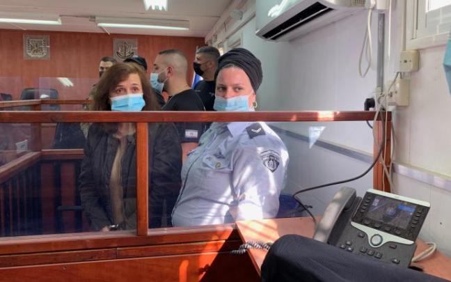 La trabajadora humanitaria Juana Ruiz llega al tribunal militar israelí de la prisión de Ofer. La trabajadora humanitaria Juana Ruiz llega al tribunal militar israelí de la prisión de Ofer.