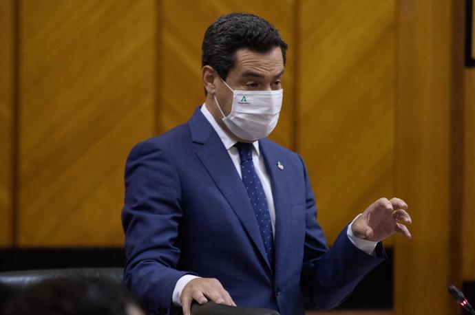 El presidente de la Junta y líder del PP andaluz, Juanma Moreno Bonilla, en el Parlamento.