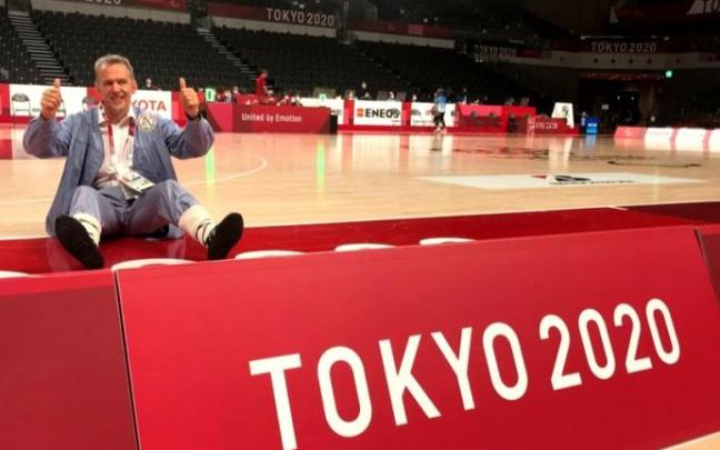 Juanma Uruñuela posa en los Juegos de Tokio como blusa de Galtzagorri