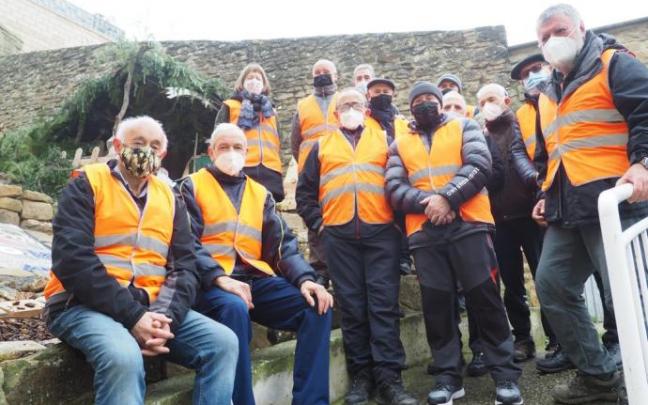 Los vecinos y vecinas que integran la Asociación de Jubilados de San Sebastián de Tafalla. Los vecinos y vecinas que integran la Asociación de Jubilados de San Sebastián de Tafalla.