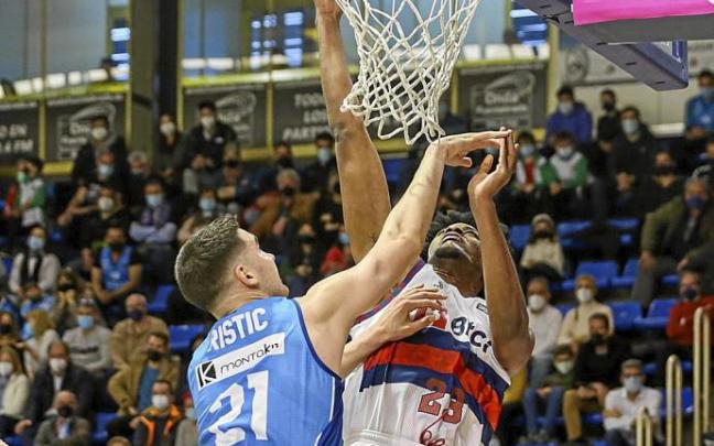Ristic superó a Enoch y a Costello en todos los aspectos del juego y completó su mejor partido en la ACB. Foto: ACB Photo/A. Pacheco