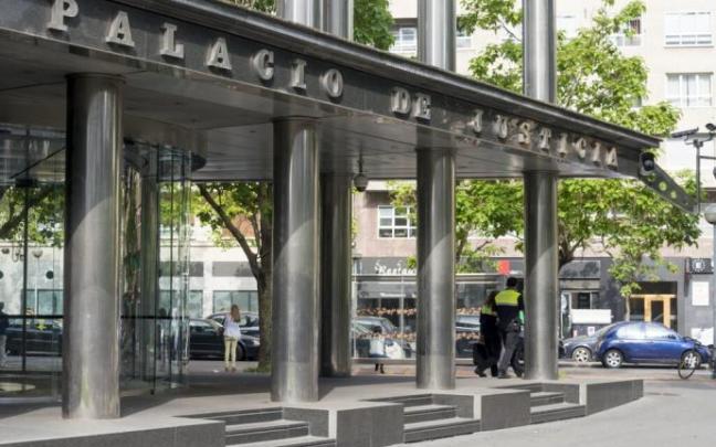 Exterior de la fachada del Palacio de Justicia de Vitoria.