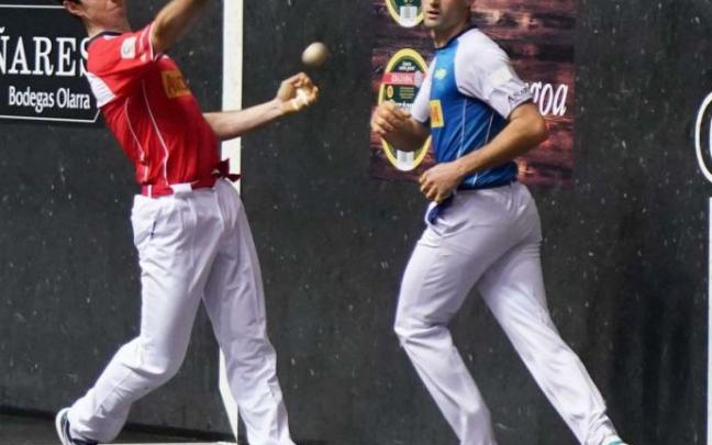 Julen Martija ha completado este domingo un gran partido ante un pegador como Albisu. Julen Martija ha completado este domingo un gran partido ante un pegador como Albisu.