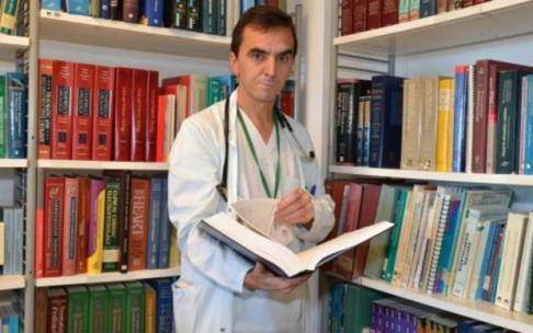Julián Olalla, médico internista y portavoz de la Sociedad de Enfermedades Infecciosas y Microbiología. Julián Olalla, médico internista y portavoz de la Sociedad de Enfermedades Infecciosas y Microbiología.
