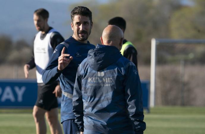 Julio Velázquez, en el entrenamiento de ayer en Ibaia