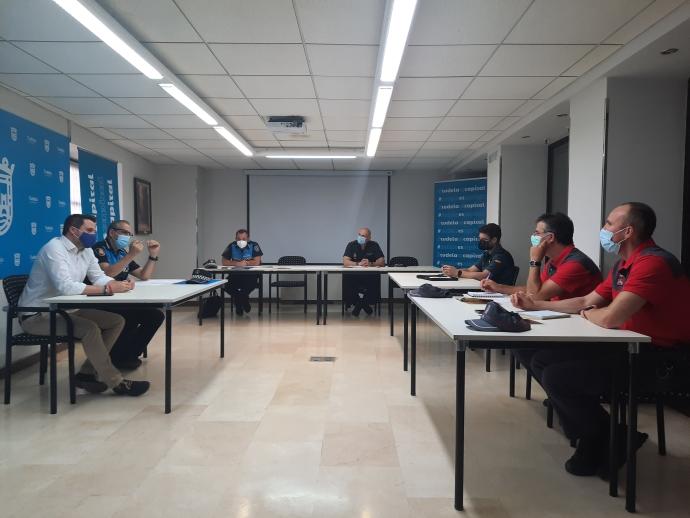 Alcalde de Tudela, Alejandro Toquero; jefe Policía Local de Tudela, Juan Cruz Ruiz Gómara; subinspector de Gabinete Técnico Policía Local, Ricardo Casamián; jefe de la Comisaría Local de Policía Nacional, Pedro Ramón Olloqui; teniente de la Guardia Civil,