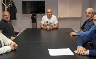 De izda a dcha., Olga Razquin, Roberto Flamarique, Daniel Salinas, Mikel López y Alfonso Ramírez. CAOsasuna