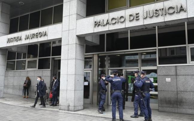 El mayor uso del euskera se da en los colectivos transferidos a la Administración vasca. El mayor uso del euskera se da en los colectivos transferidos a la Administración vasca.