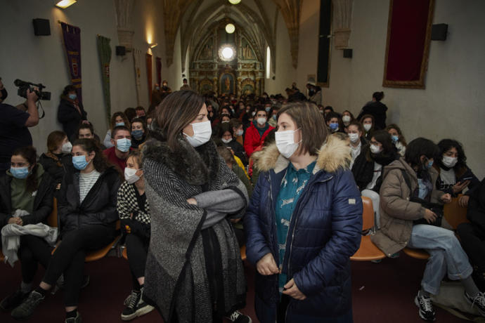 Imagen del acto del programa 'Juventud Vasca Cooperante' en Barria