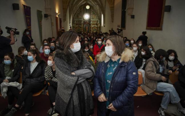 Imagen del acto del programa 'Juventud Vasca Cooperante' en Barria