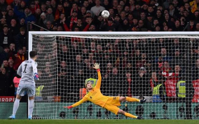 Kepa Arrizabalaga falla en la tanda de penaltis de la final de la Carabao Cup. Kepa Arrizabalaga falla en la tanda de penaltis de la final de la Carabao Cup.