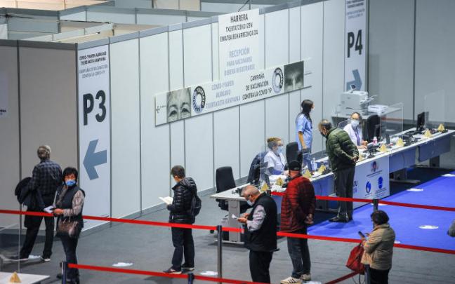 Osakidetza comenzará a citar este jueves a los que han elegido AstraZeneca de segunda dosis