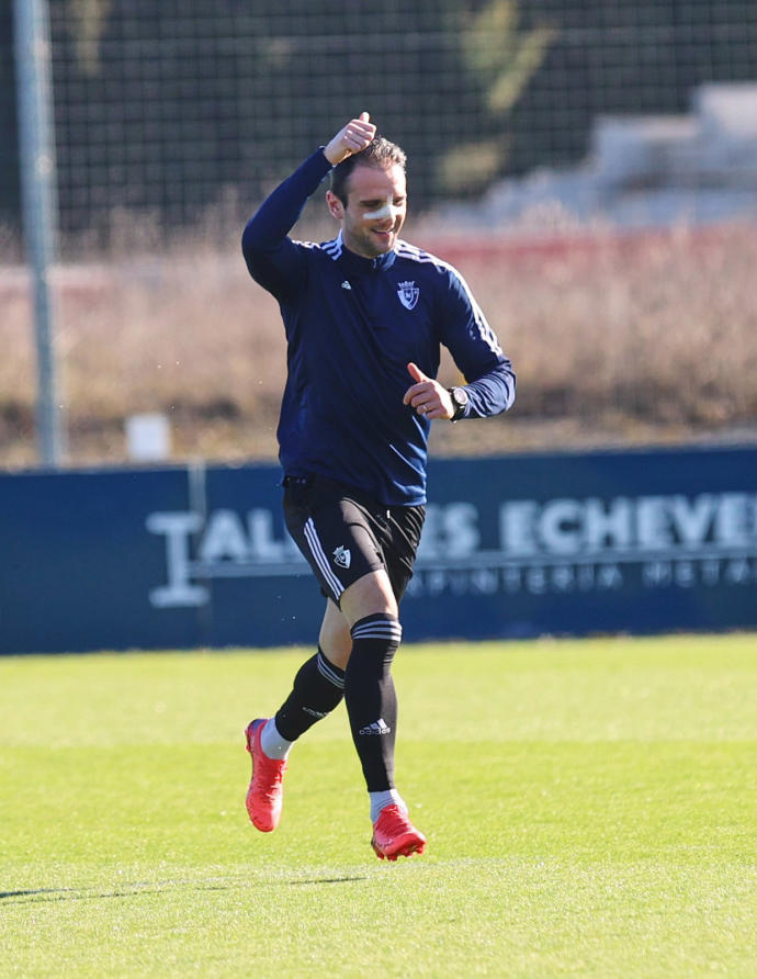 Kike García, en el entrenamiento de ayer en Tajonar.