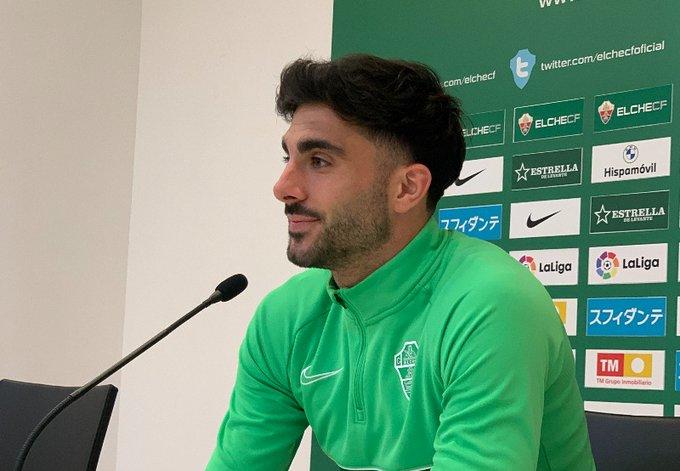 Kike Pérez, jugador del Elche, en rueda de prensa.