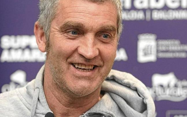 Imanol Álvarez, atzo Gasca kiroldegian egindako agerraldian.