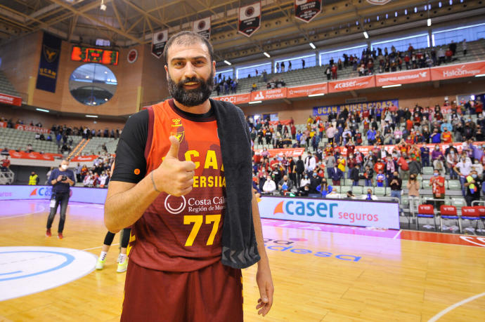 Kostas Vasileiadis celebra una victoria del UCAM Murcia.