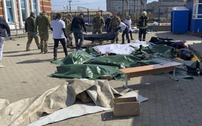 La Policía y los equipos de rescate informan de decenas de muertos y heridos