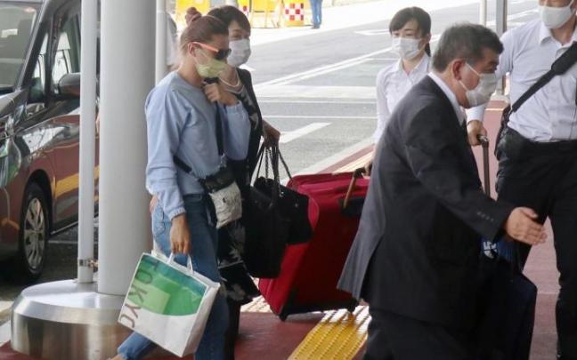 La atleta bielorrusa Tsimanouskaya en el aeropuerto.
