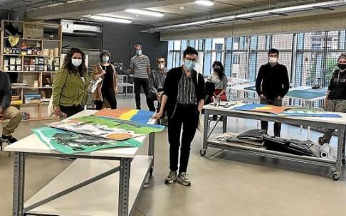 Bekaren antolatzaileak eta onuradunak aukeratutako proiektuak aurkezteko agerraldian. Argazkia: N.G.