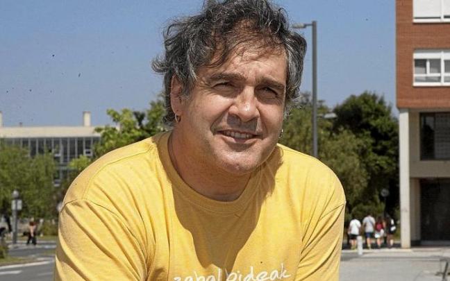 Jon Bengoetxea Laudioko ikastolako zuzendariak esan du edizio zaila izan dela prestatzen baina pozik daudela prestatu duten programazioarekin