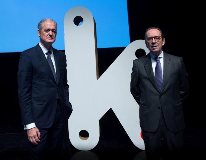 El consejero delegado de Kutxabank, Javier García Lurueña, y su presidente, Gregorio Villalabeitia.