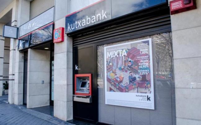 Kutxabank ha obtenido un beneficio neto de 176,3 millones al final del tercer trimestre. Kutxabank ha obtenido un beneficio neto de 176,3 millones al final del tercer trimestre.