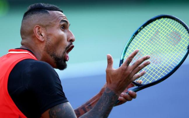 Nick Kyrgios protesta una decisión del juez. Nick Kyrgios protesta una decisión del juez.