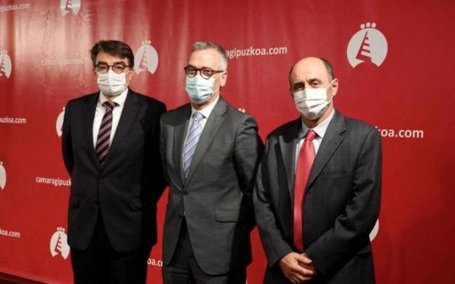 De izquierda a derecha, Javier Zubia, Pedro Esnaola e Iñigo Muguruza