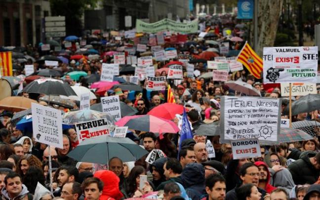 Manifestación liderada por Teruel Existe y Soria ¡Ya! para frenar la despoblación.